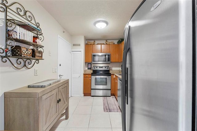 4 of 35 - 1900 S Ocean Blvd 4h, Pompano Beach, FL