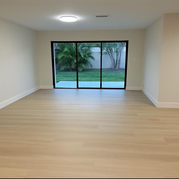 4 of 18 - 5042 Sheridan St 2, Hollywood, FL