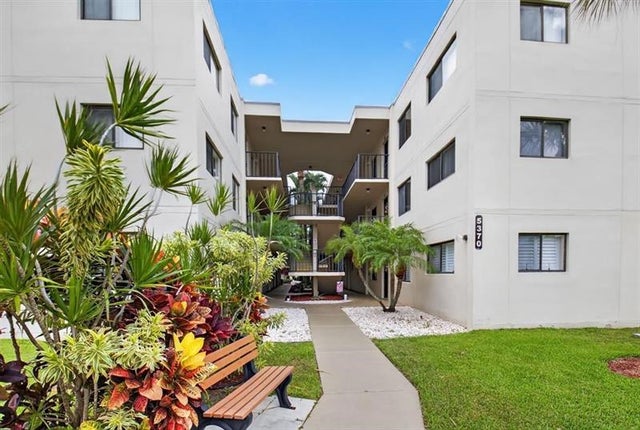 2 of 39 - 5370 Las Verdes Cr 319, Delray Beach, FL