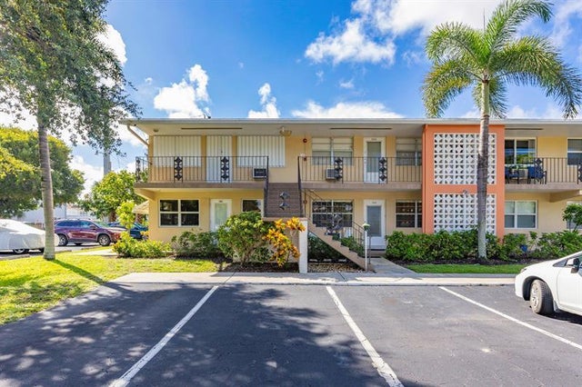3 of 30 - 2160 Ne 56th Ct 102, Fort Lauderdale, FL