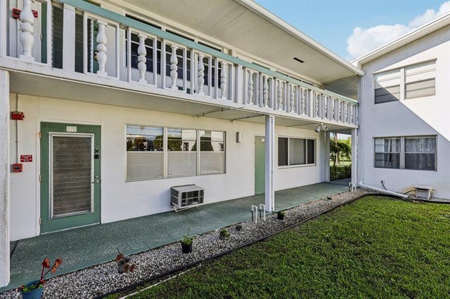 1 of 20 - 270 Newport R 270, Deerfield Beach, FL
