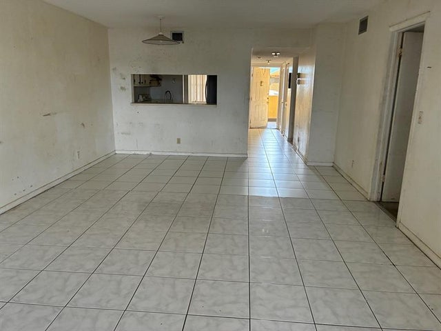 3 of 12 - 6575 W Oakland Park Blvd 508, Lauderhill, FL