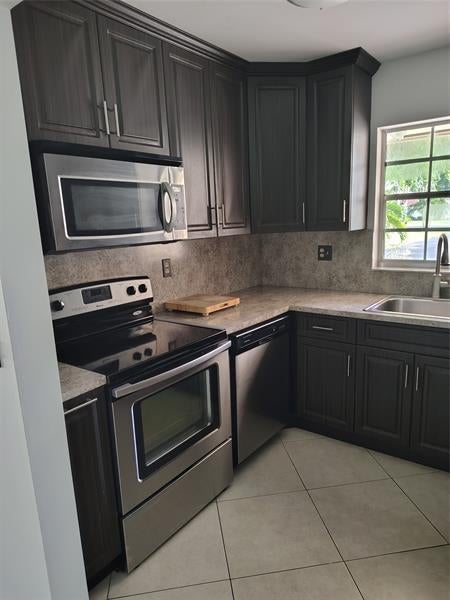 5 of 18 - 5245 Nw 3rd St D, Delray Beach, FL