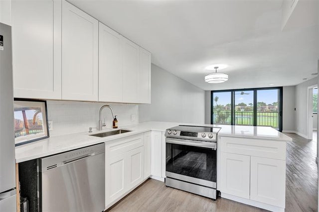 4 of 19 - 4539 Luxemburg Ct 201, Lake Worth, FL