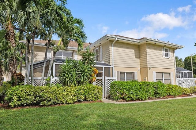 2 of 38 - 5203 Wheatley Ct, Boynton Beach, FL