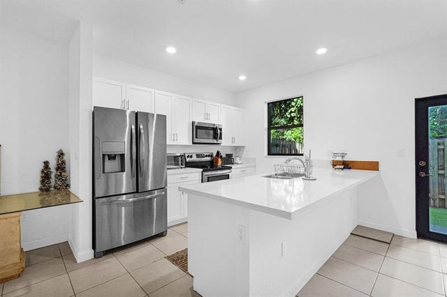 3 of 65 - 1901 Sw 5th Ct, Fort Lauderdale, FL