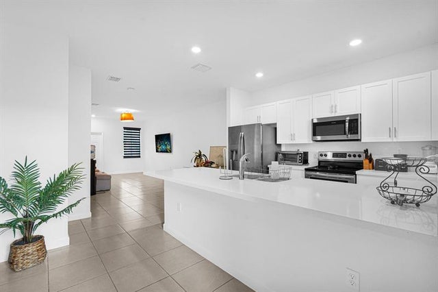 5 of 65 - 1901 Sw 5th Ct, Fort Lauderdale, FL