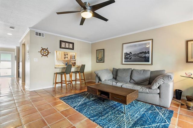 4 of 28 - 921 Se 13th St 3, Fort Lauderdale, FL