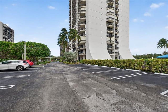 2 of 16 - 2400 Presidential Way 505, West Palm Beach, FL