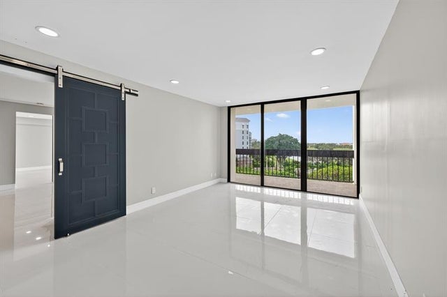 5 of 16 - 2400 Presidential Way 505, West Palm Beach, FL