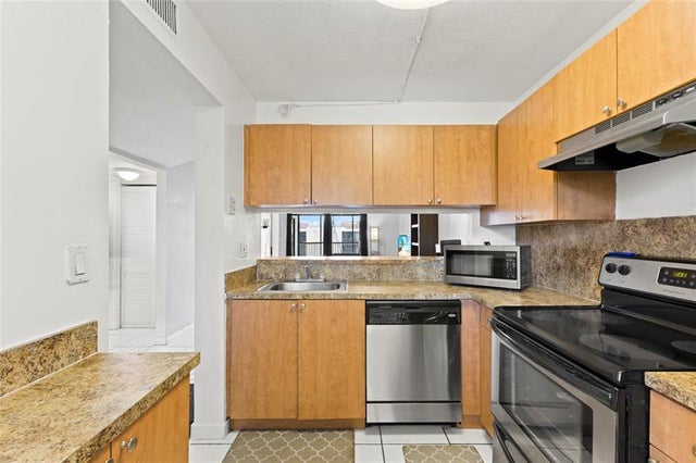 5 of 23 - 3199 Foxcroft Rd 304, Miramar, FL