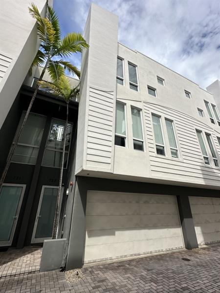 1 of 31 - 723 Se 16th Ct, Fort Lauderdale, FL