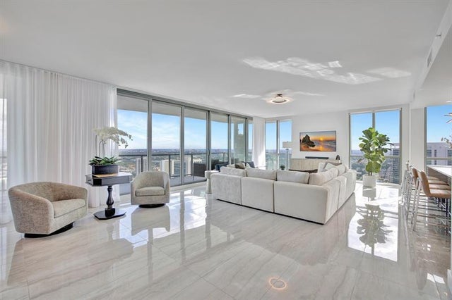 1 of 40 - 100 E Las Olas Blvd 4301, Fort Lauderdale, FL