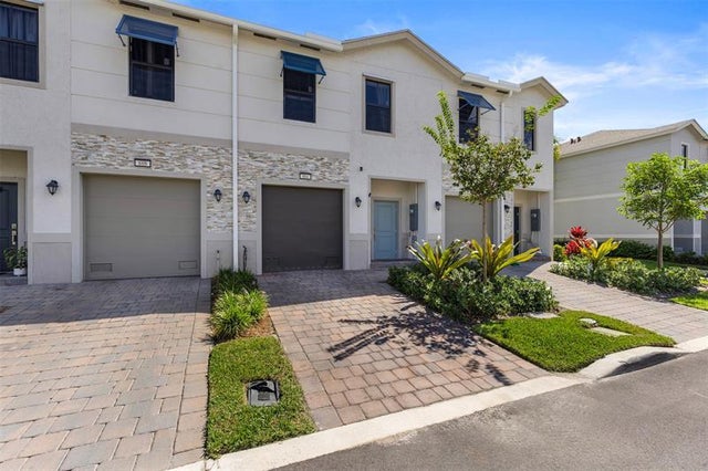1 of 34 - 884 Nw 3rd Ter, Pompano Beach, FL