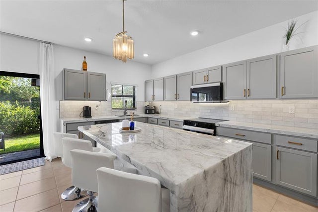 2 of 34 - 884 Nw 3rd Ter, Pompano Beach, FL