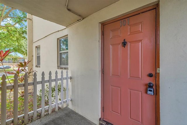 2 of 33 - 2901 Sunrise Lakes Dr 101, Fort Lauderdale, FL