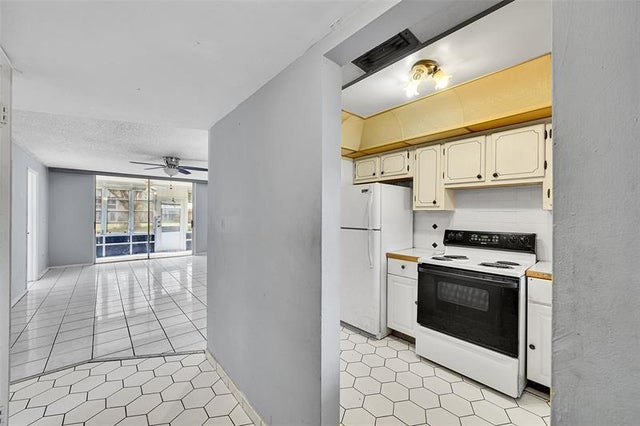 3 of 33 - 2901 Sunrise Lakes Dr 101, Fort Lauderdale, FL