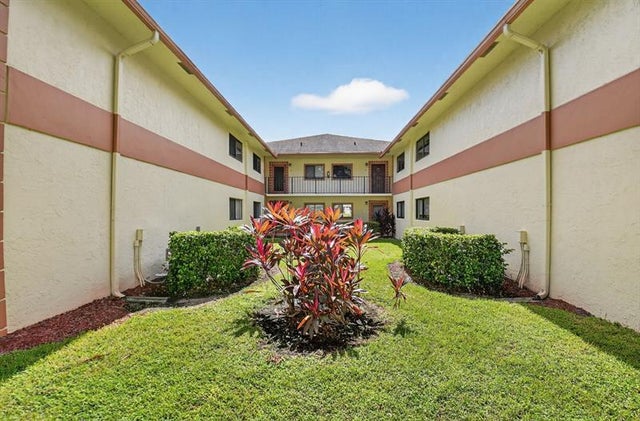 2 of 68 - 15401 Pembridge Ave 13, Delray Beach, FL
