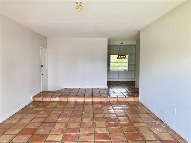 3 of 4 - 9271 W Bay Harbor Dr 11, Bay Harbor Islands, FL
