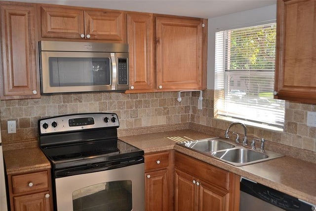 2 of 27 - 9621 Sunrise Lakes Blvd 203, Sunrise, FL