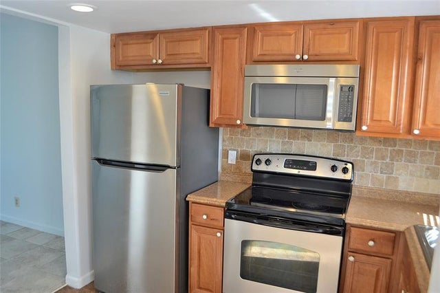 3 of 27 - 9621 Sunrise Lakes Blvd 203, Sunrise, FL