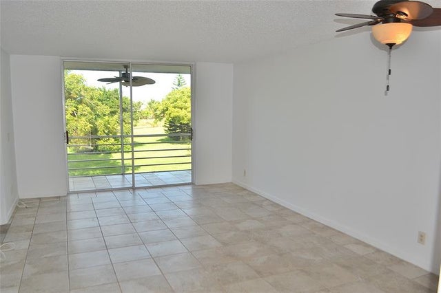 4 of 27 - 9621 Sunrise Lakes Blvd 203, Sunrise, FL