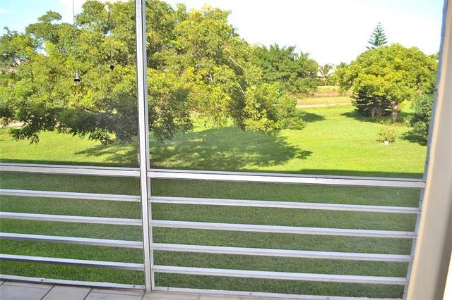 5 of 27 - 9621 Sunrise Lakes Blvd 203, Sunrise, FL