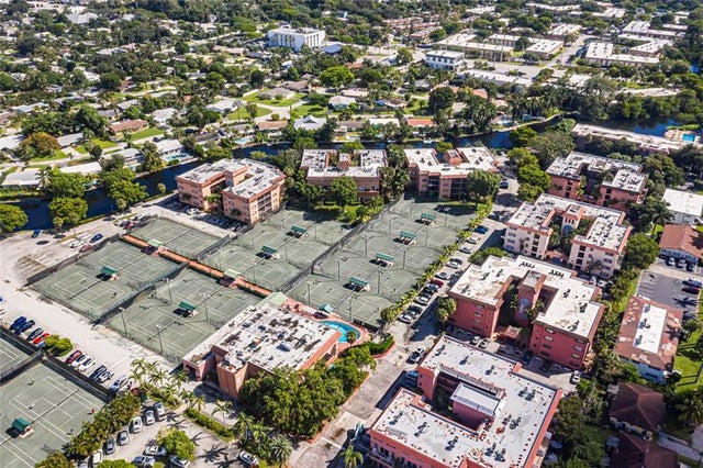2 of 47 - 620 Tennis Club Dr 111, Fort Lauderdale, FL