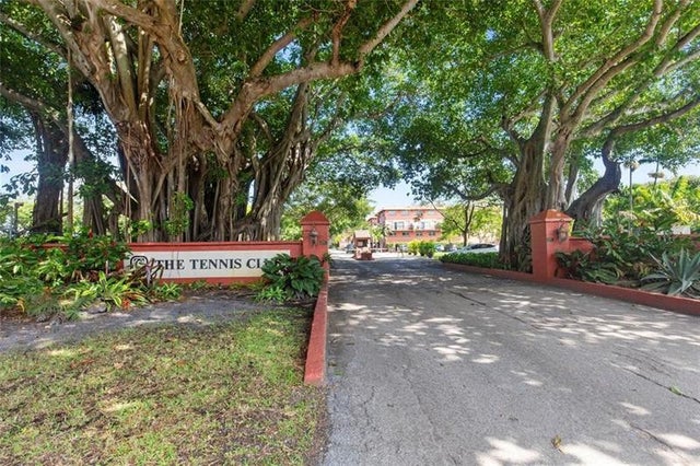 3 of 47 - 620 Tennis Club Dr 111, Fort Lauderdale, FL