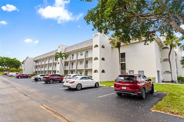 2 of 57 - 8280 Sunrise Lakes Blvd 306, Sunrise, FL