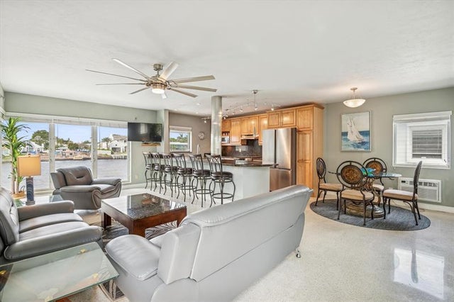 2 of 23 - 561 Bayshore Dr 1, Fort Lauderdale, FL