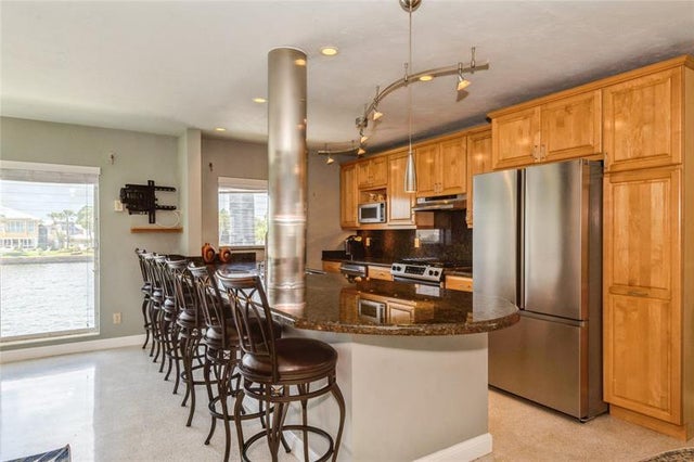 4 of 16 - 561 Bayshore Dr 1, Fort Lauderdale, FL