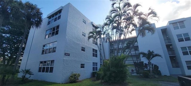 2 of 26 - 9421 Sw Evergreen Pl 102, Davie, FL