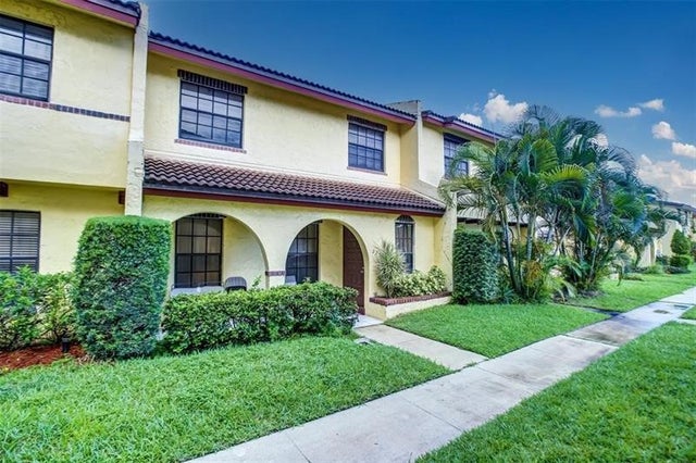 2768 Nw 47th Ln 2803, Fort Lauderdale