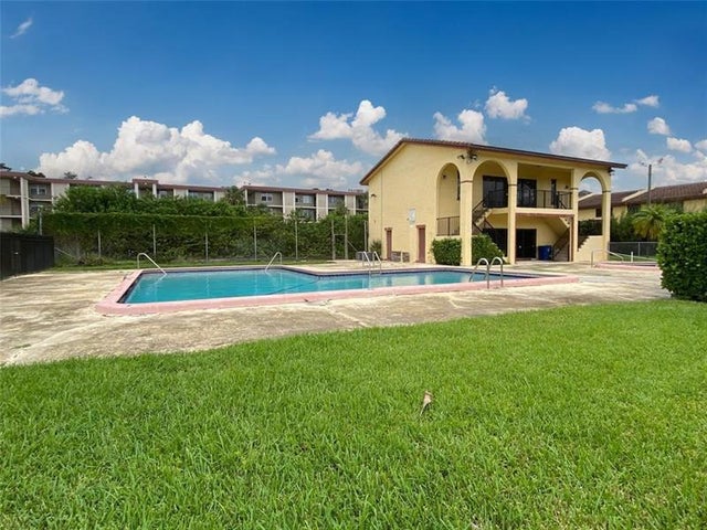 2 of 2 - 2768 Nw 47th Ln 2803, Fort Lauderdale, FL
