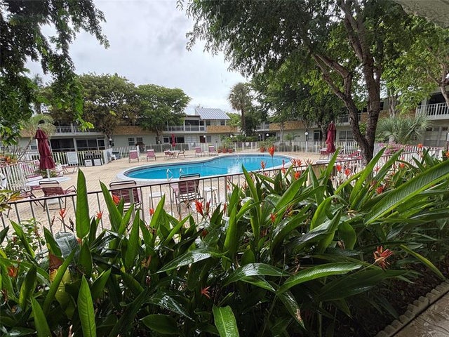 1 of 14 - 860 Se 6th Ave 303, Deerfield Beach, FL