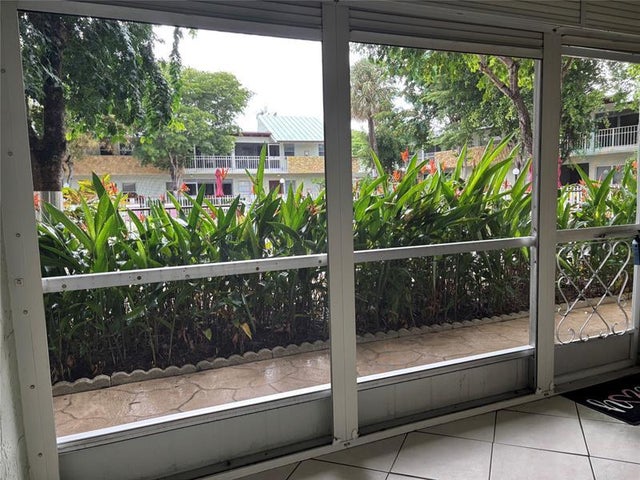 4 of 14 - 860 Se 6th Ave 303, Deerfield Beach, FL