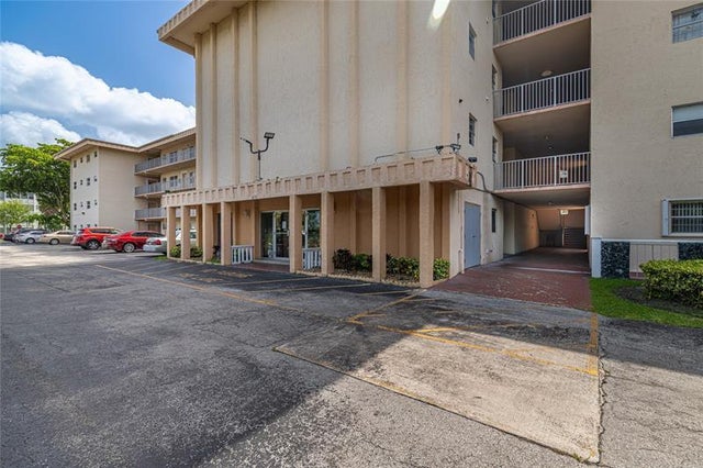 3 of 32 - 4151 Nw 41st St 308, Lauderdale Lakes, FL