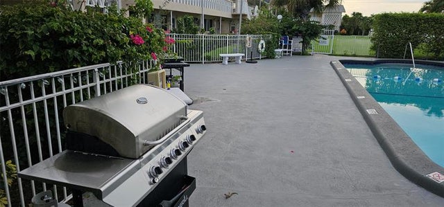 4 of 37 - 900 Atlantic Shores Blvd 111, Hallandale, FL