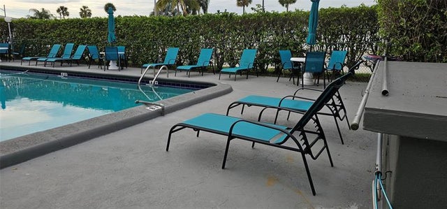 5 of 37 - 900 Atlantic Shores Blvd 111, Hallandale, FL