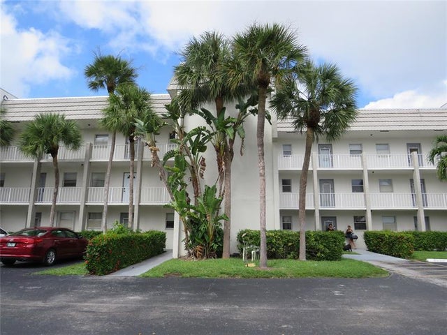 1 of 18 - 8460 Sunrise Lakes Blvd 307, Sunrise, FL