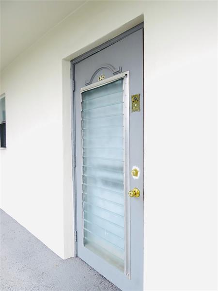 3 of 18 - 8460 Sunrise Lakes Blvd 307, Sunrise, FL