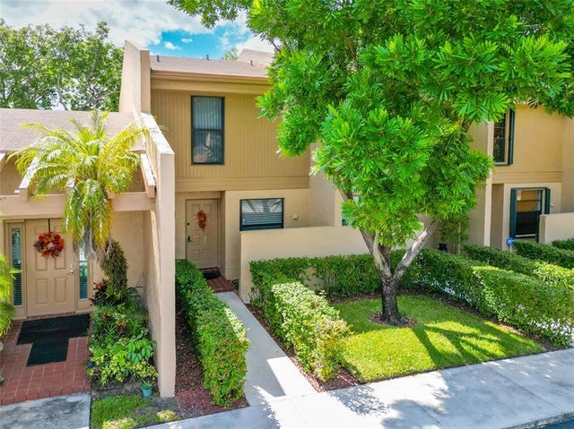 1 of 44 - 1424 Nw 97th Ter 280, Hollywood, FL