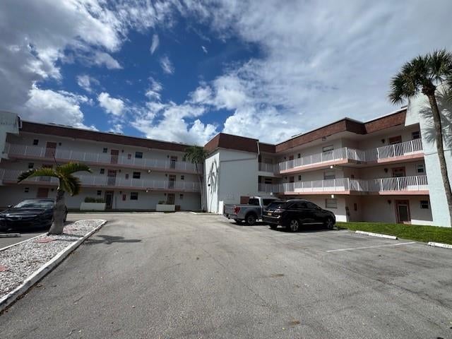 1 of 21 - 8002 Lagos De Campo Blvd B-306, Fort Lauderdale, FL