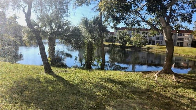 2 of 27 - 3071 Sunrise Lks Dr 112, Fort Lauderdale, FL