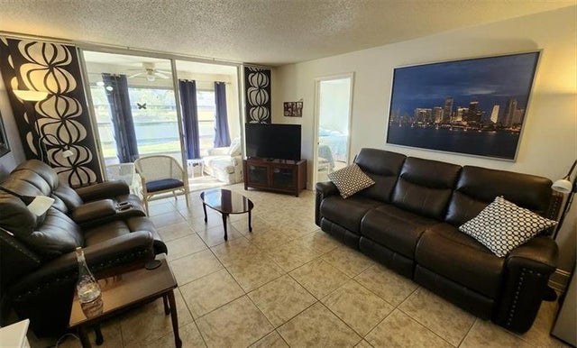 3 of 27 - 3071 Sunrise Lks Dr 112, Fort Lauderdale, FL