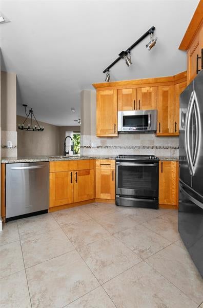 4 of 22 - 1431 Sw 48th Ter 1431, Deerfield Beach, FL