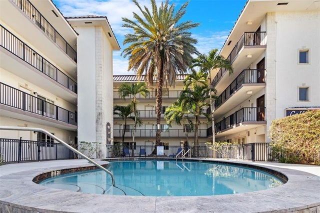 2 of 31 - 924 Se 2nd St 7, Fort Lauderdale, FL