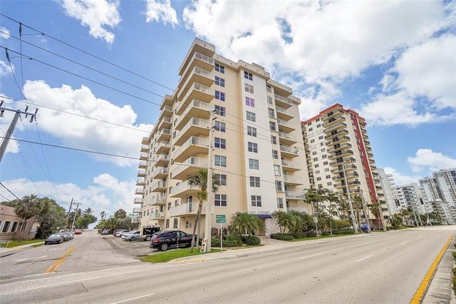 4 of 55 - 1401 S Ocean Dr 204, Hollywood, FL