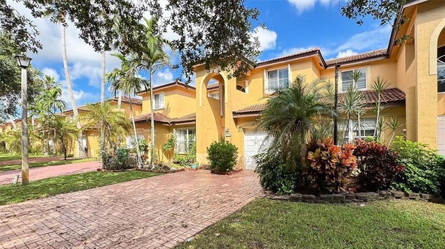 2 of 21 - 14015 N Forest Oak Cir 14015, Davie, FL